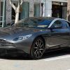 Kourtney Kardashian au volant de sa magnifique Aston Martin. Le 20 mars 2017.