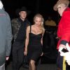 Exclusif - Pamela Anderson se rend au Crazy Horse avec un ami et son agent Jeremy Parra à Paris le 29 mars 2017.