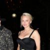 Exclusif - Pamela Anderson se rend au restaurant Manko avec un ami à Paris le 29 mars 2017.