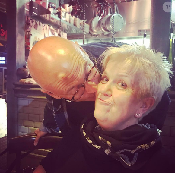Mimi Mathy, après son opération du dos, avec son mari - Photo publiée sur Instagram le 31 mars 2017