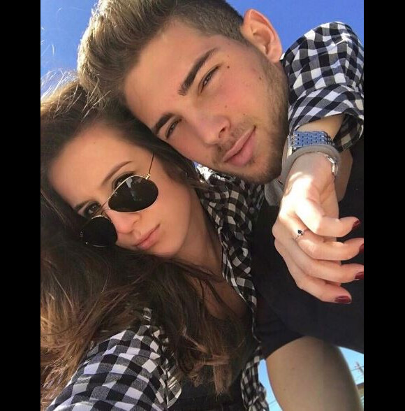 Luca Zidane pose avec une charmante jeune femme sur Instagram le 3 avril 2017.