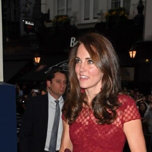 Kate Middleton, duchesse de Cambridge, a assisté à la première de la comédie musicale 42nd Street donnée au Théâtre royal de Drury Lane à Covent Garden au profit des hôpitaux pour enfants East Anglia's Children Hospices (EACH) dont elle est la marraine.