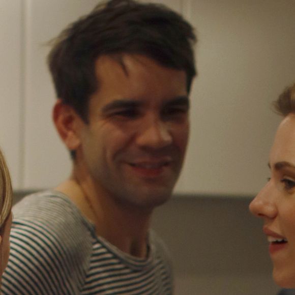 Scarlett Johansson et Romain Dauriac lors de l'inauguration de leur boutique "Yummy Pop" à Paris le 22 octobre 2016