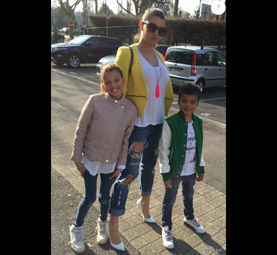 Habib Beye et sa compagne Eva, ici avec leur fille Aliya et leur fils Noah en mars 2016, ont accueilli le 9 avril 2017 leur troisième enfant, une petite princesse prénommée Naomi. Photo Twitter.