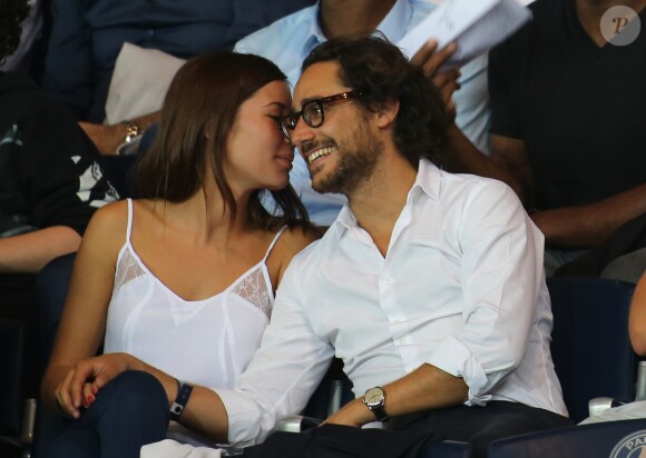 Thomas Hollande et sa compagne Emilie Broussouloux (journaliste France 2) - People au match de Ligue des champions Psg contre Arsenal au Parc des Princes à Paris le 13 septembre 2016. © Marc Ausset-Lacroix/Bestimage