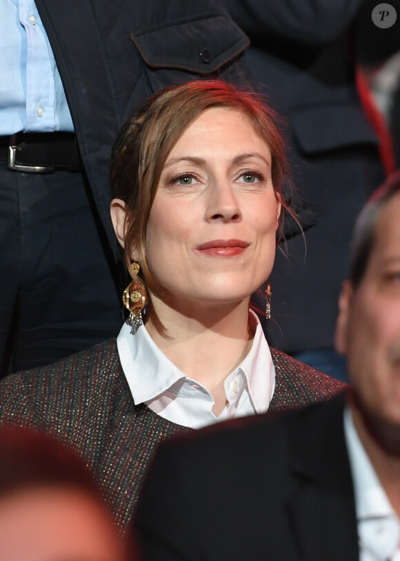 Gabrielle Guallar, la compagne de Benoit Hamon, assiste au meeting de Bercy à l'AccorHotels Arena à Paris, France, le 19 mars 2017.