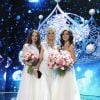 Albina Akhtyamova (deuxième dauphine), Polina Popova et Ksenia Aleksandrova (première dauphine) lors de la finale de Miss Russie 2017. Moscou, le 15 avril 2017.
