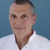 Jean-Claude Gaudin (maire de Marseille) rend hommage au chirurgien Jean-Pierre Franceschi décédé dans le crash d'un avion le 17 avril 2017 au Portugal.
