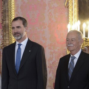 Letizia d'Espagne présidait avec son mari le roi Felipe VI au déjeuner offert au palais royal à Madrid le 19 avril 2017 en l'honneur du prix de littérature Miguel de Cervantes 2016, attribué à Eduardo Mendoza.