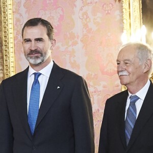 Letizia d'Espagne présidait avec son mari le roi Felipe VI au déjeuner offert au palais royal à Madrid le 19 avril 2017 en l'honneur du prix de littérature Miguel de Cervantes 2016, attribué à Eduardo Mendoza.