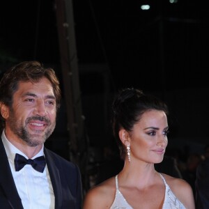 Fernando Leon De Aranoa, Javier Bardem et sa femme Penelope Cruz, Alberto Barbera à la première de "Loving Pablo" au 74ème Festival International du Film de Venise (Mostra), le 6 septembre 2017.  Celebrities at the premiere of "Loving Pablo" during the 74th Venice International Film Festival (Mostra), September 6th, 2017.06/09/2017 - Venise