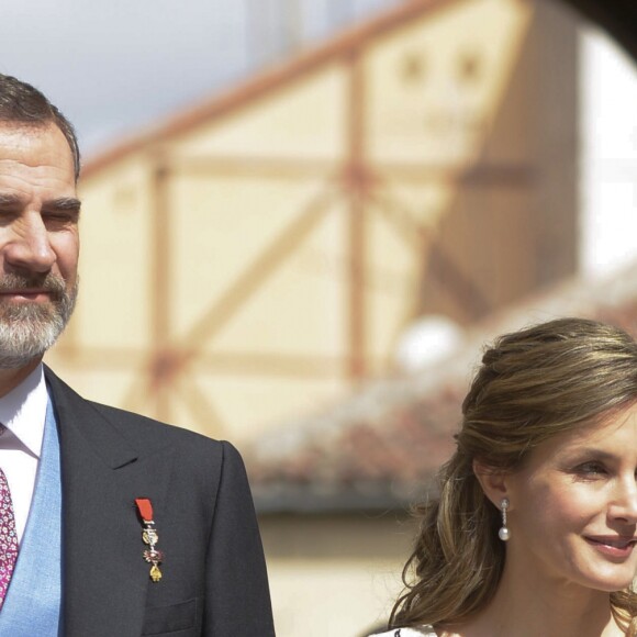 Le roi Felipe VI et la reine Letizia d'Espagne présidaient à la cérémonie du prix Cervantes à l'université d'Alcala de Henares, le 20 avril 2017.