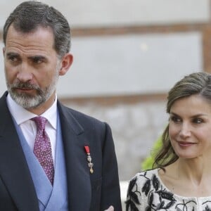 Le roi Felipe VI et la reine Letizia d'Espagne présidaient à la cérémonie du prix Cervantes à l'université d'Alcala de Henares, le 20 avril 2017.