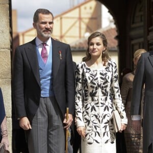 Le roi Felipe VI et la reine Letizia d'Espagne présidaient à la cérémonie du prix Cervantes à l'université d'Alcala de Henares, le 20 avril 2017.