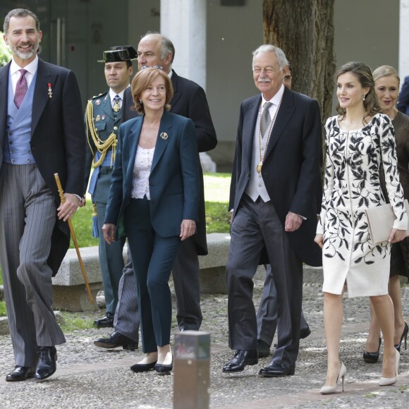 Le roi Felipe VI et la reine Letizia d'Espagne présidaient à la cérémonie du prix Cervantes à l'université d'Alcala de Henares, le 20 avril 2017.