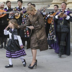 Le roi Felipe VI et la reine Letizia d'Espagne présidaient à la cérémonie du prix Cervantes à l'université d'Alcala de Henares, le 20 avril 2017.