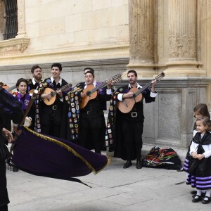 Le roi Felipe VI et la reine Letizia d'Espagne présidaient à la cérémonie du prix Cervantes à l'université d'Alcala de Henares, le 20 avril 2017.