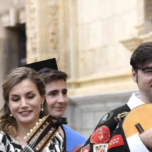 Le roi Felipe VI et la reine Letizia d'Espagne présidaient à la cérémonie du prix Cervantes à l'université d'Alcala de Henares, le 20 avril 2017.