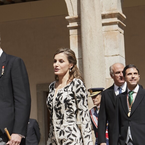 Le roi Felipe VI et la reine Letizia d'Espagne lors de la cérémonie du prix Cervantes à l'université d'Alcala de Henares, Espagne, le 20 avril 2017. © Jack Abuin/Zuma Press/Bestimage