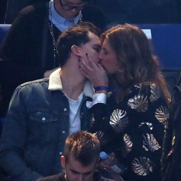 Laury Thilleman et son compagnon Juan Arbelaez lors du match d'ouverture du mondial de handball, la France contre le Brésil à AccorHotels Arena à Paris, France, le 11 janvier 2017. La France remporte le match 31 à 16. © Cyril Moreau/Bestimage