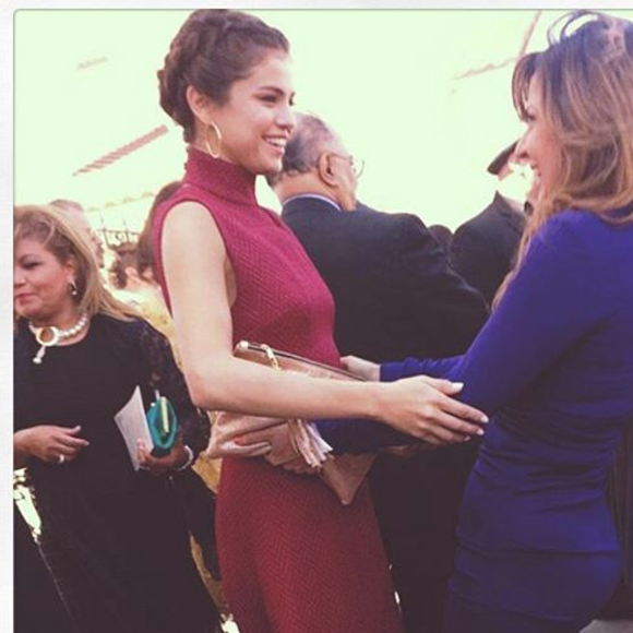 Selena Gomez, qui retrouve ici sa "maman" de Waverly Place, Maria Canals-Barrera, prenait part le 21 avril 2017 au mariage de son ancien "grand frère" dans la série Les Sorciers de Waverly Place, David Henrie, et de sa compagne Maria Cahill, à Wilmington en Californie. Photo Instagram.