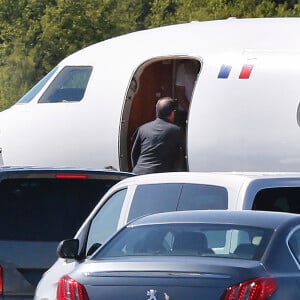 François Hollande s'apprête à quitter Tulle, le 23 avril 2017. © Patrick Bernard/Bestimage