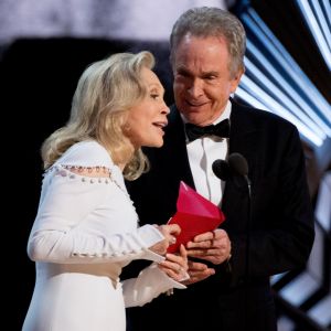 Warren Beatty et Faye Dunaway - Intérieur - Erreur monumentale aux Oscars: le mauvais gagnant annoncé au Hollywood & Highland Center à Hollywood, le 26 février 2017