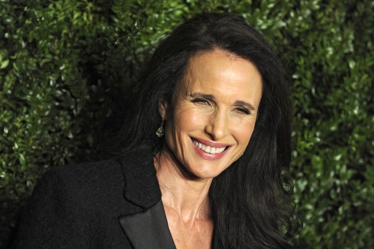 Andie MacDowell dans une scène de nu pour la première fois à... 59 ans ! -  Purepeople