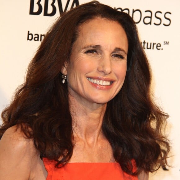 Andie MacDowell - People à la soirée Elton John AIDS foundation 2016 à West Hollywood le 26 février 2017.