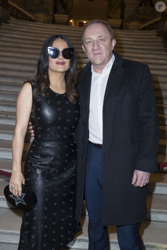 Salma Hayek et son mari François-Henri Pinault au photocall du défilé de mode prêt-à-porter automne-hiver 2017/2018 "Stella McCartney" à l'Opéra Garnier à Paris le 6 mars 2017.