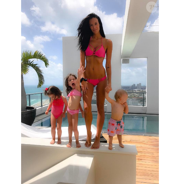 Jade Foret Lagardère avec ses trois enfants à Miami (avril 2017).