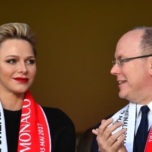 La princesse Charlène de Monaco et le prince Albert II de Monaco lors de la demi-finale aller de la Ligue des Champions entre l'AS Monaco et la Juventus de Turin au stade Louis II à Monaco le 3 mai 2017 (0-2). © Bruno Bebert/Bestimage