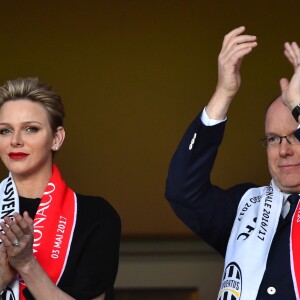 La princesse Charlène de Monaco et le prince Albert II de Monaco lors de la demi-finale aller de la Ligue des Champions entre l'AS Monaco et la Juventus de Turin au stade Louis II à Monaco le 3 mai 2017 (0-2). © Bruno Bebert/Bestimage