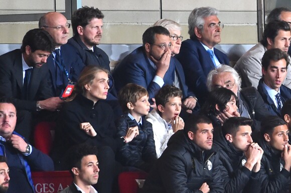Andrea Agnelli, Lavinia Borromeo, ses enfants, Flavio Briatore et son fils Nathan lors de la demi-finale aller de la Ligue des Champions entre l'AS Monaco et la Juventus de Turin au stade Louis II à Monaco le 3 mai 2017 (0-2).