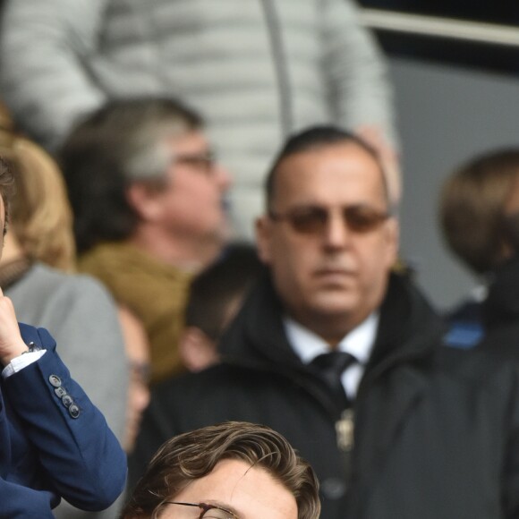 Jean Sarkozy et son fils Solal - Célébrités dans les tribunes du parc des princes lors du match de football de ligue 1 PSG-Bastia le 6 mai 2017.