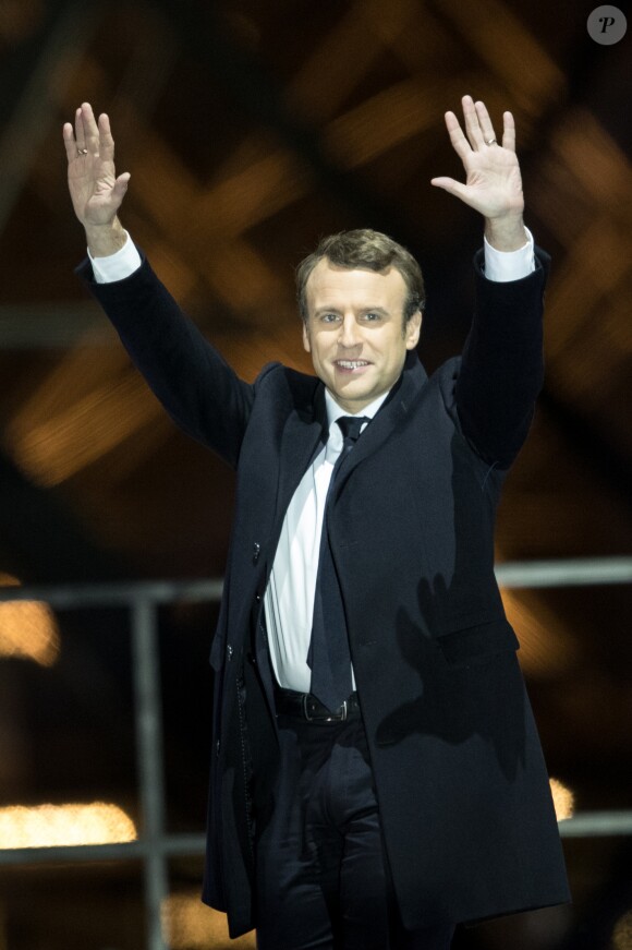 Emmanuel Macron - Le président-élu, Emmanuel Macron, prononce son discours devant la pyramide au musée du Louvre à Paris, après sa victoire lors du deuxième tour de l'élection présidentielle le 7 mai 2017. © Cyril Moreau / Bestimage