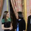 Letizia d'Espagne et Mercedes Peñas Domingo étaient sur la même longueur d'onde pour leur rencontre, l'une en vert, l'autre en bleu ciel. Le roi Felipe VI et la reine Letizia d'Espagne (en robe Carolina Herrera) recevaient le président du Costa Rica Luis Guillermo Solis et sa compagne Mercedes Penas Dominigo pour un déjeuner à l'occasion de leur visite officielle au palais royal à Madrid, le 8 mai 2017.