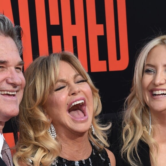 Goldie Hawn avec son compagnon Kurt Russell et sa fille Kate Hudson à la première de 'Snatched' au théâtre Regency Village à Westwood, le 10 mai 2017