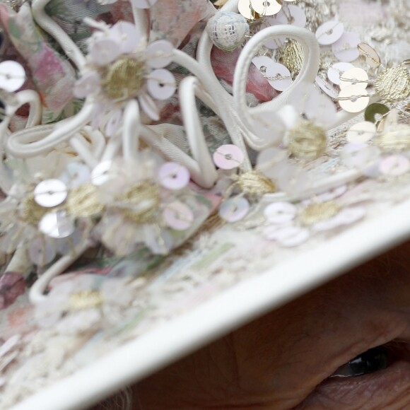 La reine Elisabeth II d'Angleterre visite le collège Pangbourne dans le Berkshire à l'occasion du centenaire de l'école le 9 mai 2017.