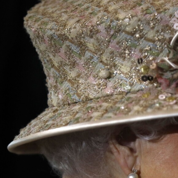 La reine Elisabeth II d'Angleterre visite le collège Pangbourne dans le Berkshire à l'occasion du centenaire de l'école le 9 mai 2017.