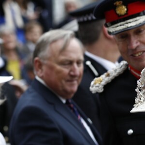La reine Elisabeth II d'Angleterre visite le collège Pangbourne dans le Berkshire à l'occasion du centenaire de l'école le 9 mai 2017.
