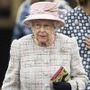 La reine Elisabeth II d'Angleterre assistant aux courses Dubai duty free springs au champ de courses de Newbury, le 21 avril 2017, le jour de son 91ème anniversaire.