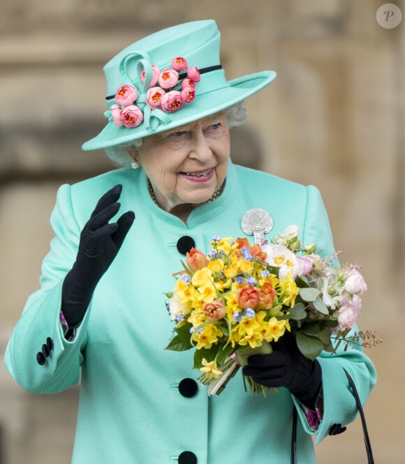 La reine Elizabeth II d'Angleterre - La famille royale britannique assiste à la messe de Pâques à la chapelle Saint-Georges de Windsor, le 16 avril 2017