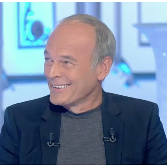 Laurent Baffie piégé par son fils avec la complicité de Tom Villa dans "Salut les Terriens !" sur C8. Le 13 mai 2017.