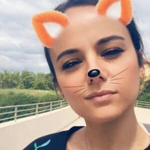 Alizée publie une photo sur Instagram avant une séance de dédicaces à Albi le 12 mai 2017.