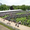 Vue aérienne de la première garden party de 2017 dans les jardins du palais de Buckingham, le 16 mai 2017 à Londres.