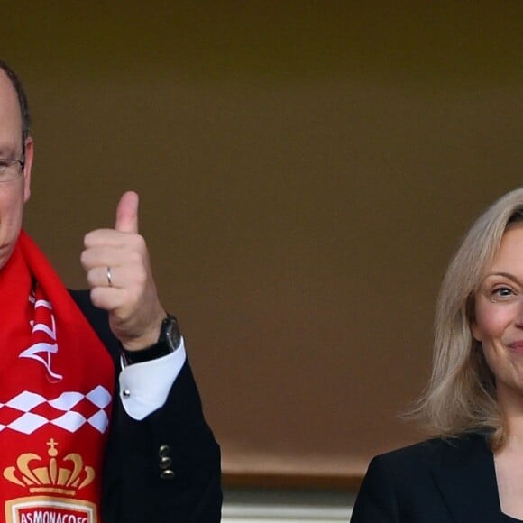 Le prince Albert II de Monaco et Nathalie Boy de la Tour, présidente de la Ligue de football professionnel, lors de la victoire (2-0, contre l'AS Saint-Etienne) et du sacre de l'AS Monaco, sacré champion de France le 17 mai 2017 au Stade Louis-II © Bruno Bebert/Bestimage