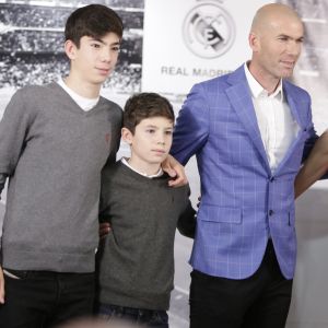 Zinedine Zidane devient l'entraineur du Real de Madrid et remplace ainsi Rafael Benítez lors d'une cérémonie au Stade Santiago Bernabéu à Madrid le 4 janvier 2016.