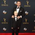 Liev Schreiber et son fils Alexander - 68ème cérémonie des Emmy Awards au Microsoft Theater à Los Angeles, le 18 septembre 2016.