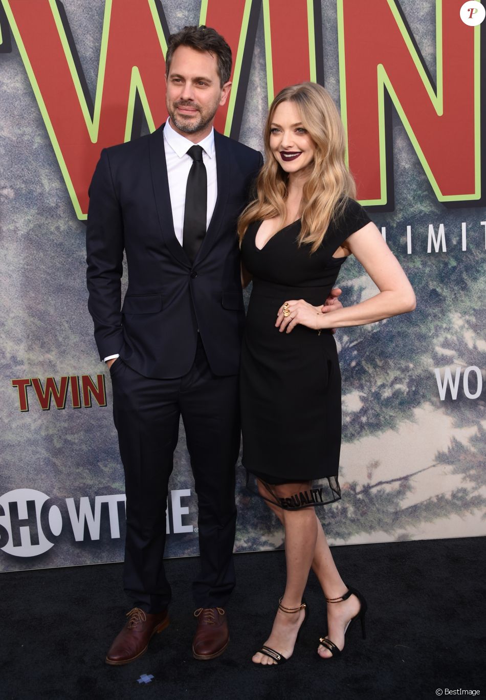 Amanda Seyfried Et Son Mari Thomas Sadoski A La Premiere De La Serie Twin Peaks A L Hotel Ace A Los Angeles Le 19 Mai 2017 C Chris Delmas Bestimage Purepeople